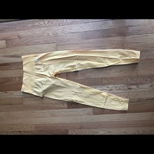 Small yellow gymshark leggings